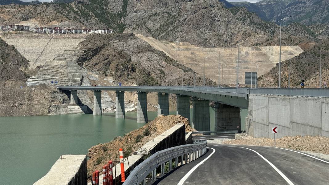 Yusufeli Merkez Viyadüğü hizmete açıldı! 15,5 kilometre kısaldı 16